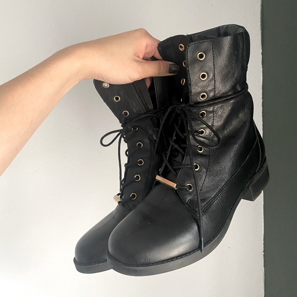 VERY COMF Black Combat Boots